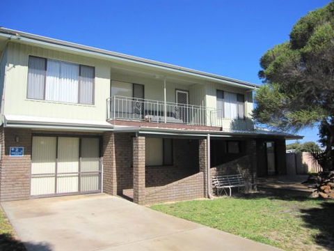 Lancelin Beach Breaks Holiday Accommodation - Tourism Canberra 5