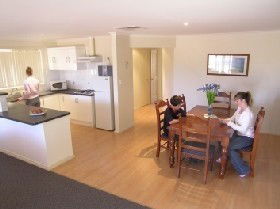 Copper Cove Holiday Villas - Tourism Canberra 0