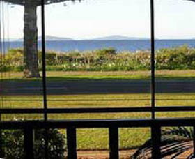 La Plage Accommodation - Tourism Canberra 0