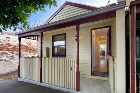 Port Melbourn Cottage - Stay Innercity - Tourism Canberra 0