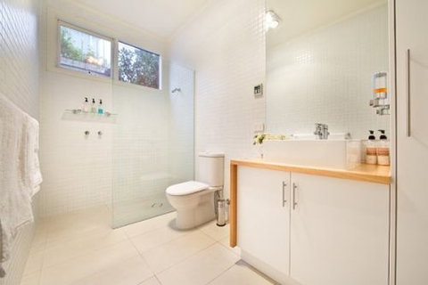 Port Melbourn Cottage - Stay Innercity - Tourism Canberra 5