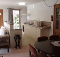 Adrienne's Place On Hill - Tourism Canberra