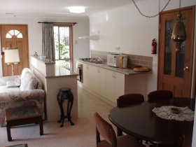 Adrienne's Place On Hill - Tourism Canberra 0