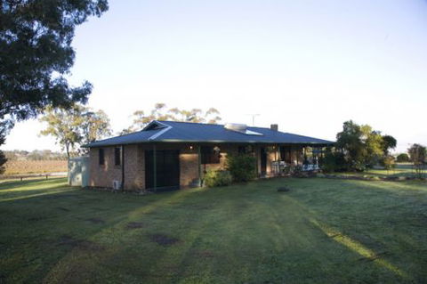 Talga Vines Vineyard Escape - Tourism Canberra 0
