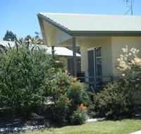 Pepper Tree Cabins - Tourism Canberra