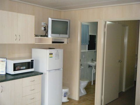 Pepper Tree Cabins - Tourism Canberra 2