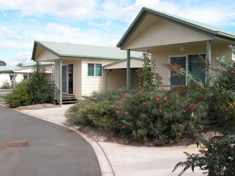 Pepper Tree Cabins - Tourism Canberra 3
