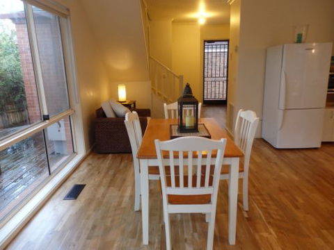CENTREPOINT UNITS - HEIDELBERG - Tourism Canberra 7
