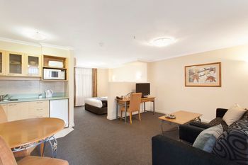 Melbourne Metropole Central - Tourism Canberra 24