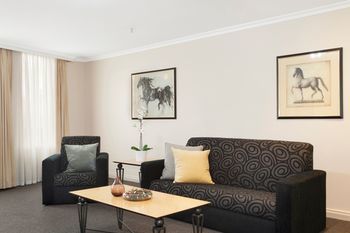 Melbourne Metropole Central - Tourism Canberra 32