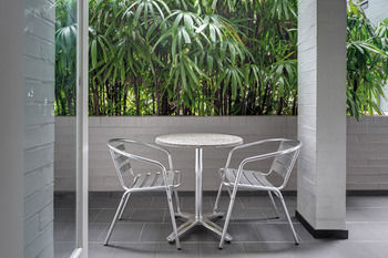 Adina Apartment Hotel Chippendale - Tourism Canberra 2