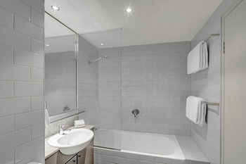 Adina Apartment Hotel Chippendale - Tourism Canberra 3