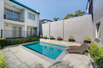 Adina Apartment Hotel Chippendale - Tourism Canberra 20
