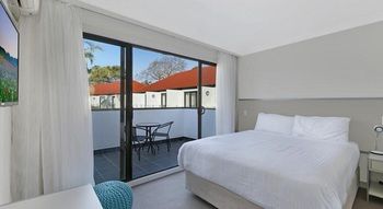 Terrigal Pacific Coastal Retreat - Tourism Canberra 13
