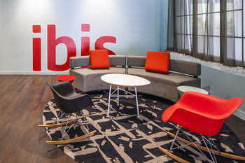 Ibis Melbourne Hotel And Apartments - Tourism Canberra 3