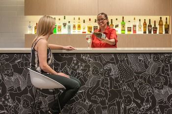 Ibis Melbourne Hotel And Apartments - Tourism Canberra 4