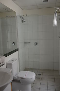 YTI Garden Hotel - Tourism Canberra 0