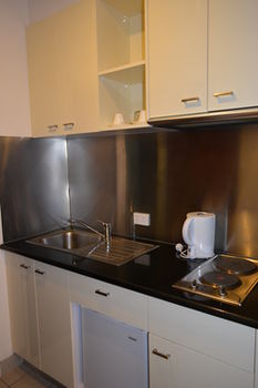YTI Garden Hotel - Tourism Canberra 9