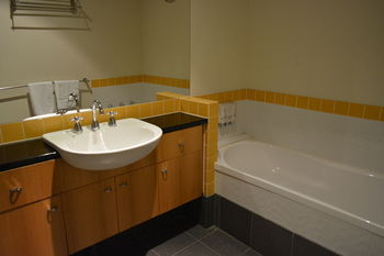 YTI Garden Hotel - Tourism Canberra 30
