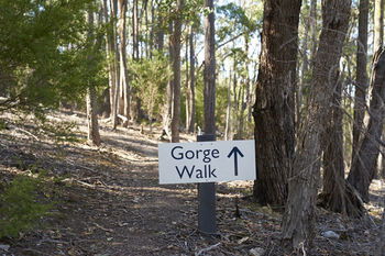 Yering Gorge Cottages By The Eastern Golf Club - Tourism Canberra 14