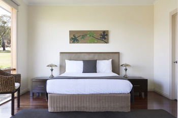 Yering Gorge Cottages By The Eastern Golf Club - Tourism Canberra 32