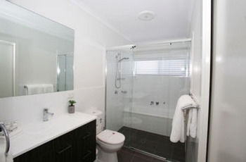 Caves Beachside Hotel - Tourism Canberra 5