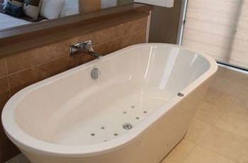 Caves Beachside Hotel - Tourism Canberra 8