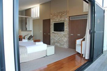Caves Beachside Hotel - Tourism Canberra 27