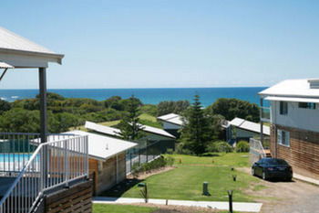 Caves Beachside Hotel - Tourism Canberra 30