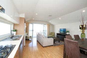 Caves Beachside Hotel - Tourism Canberra 35
