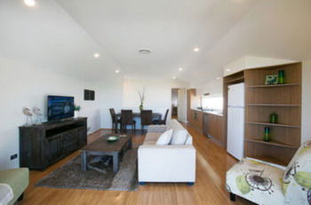 Caves Beachside Hotel - Tourism Canberra 47