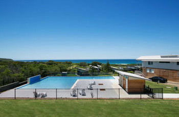 Caves Beachside Hotel - Tourism Canberra 53