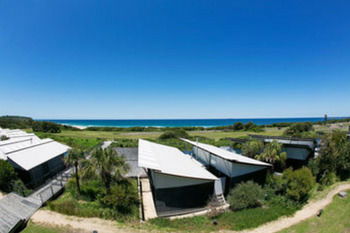 Caves Beachside Hotel - Tourism Canberra 54