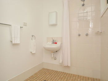Madigan Wine Country Cottages - Tourism Canberra 21