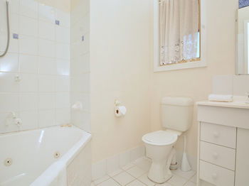 Madigan Wine Country Cottages - Tourism Canberra 23