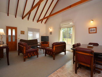 Madigan Wine Country Cottages - Tourism Canberra 44