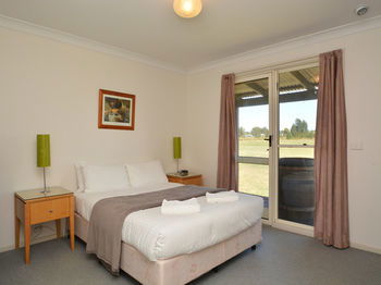 Madigan Wine Country Cottages - Tourism Canberra 52