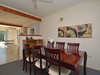 Madigan Wine Country Cottages - Tourism Canberra 65