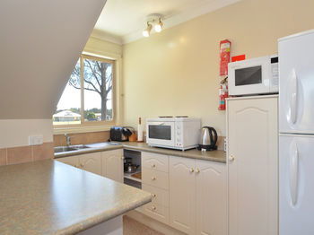 Madigan Wine Country Cottages - Tourism Canberra 76