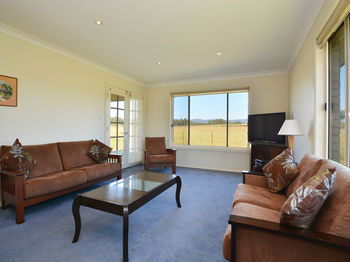 Madigan Wine Country Cottages - Tourism Canberra 86