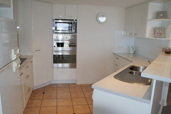 Beachside Resort - Kawana Waters - Tourism Canberra 11