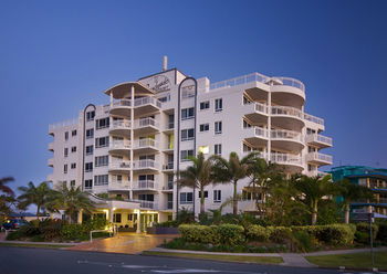 Beachside Resort - Kawana Waters - Tourism Canberra 25