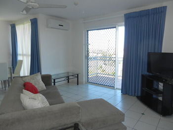 Beachside Resort - Kawana Waters - Tourism Canberra 31