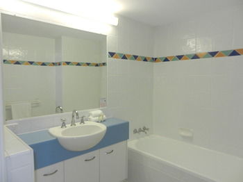 Beachside Resort - Kawana Waters - Tourism Canberra 38