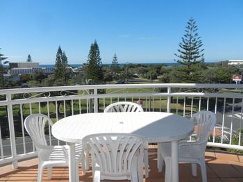 Beachside Resort - Kawana Waters - Tourism Canberra 39