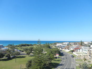Beachside Resort - Kawana Waters - Tourism Canberra 41