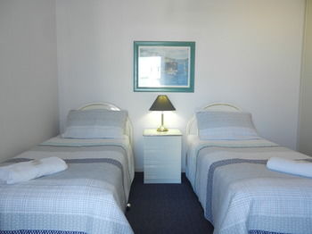 Beachside Resort - Kawana Waters - Tourism Canberra 47