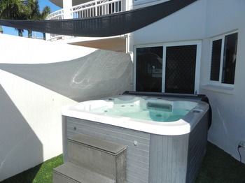 Beachside Resort - Kawana Waters - Tourism Canberra 52