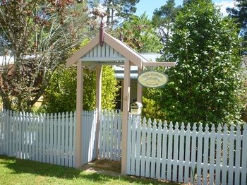 Whispering Pines Chalet & Cottages - Tourism Canberra 10