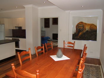 Whispering Pines Chalet & Cottages - Tourism Canberra 11